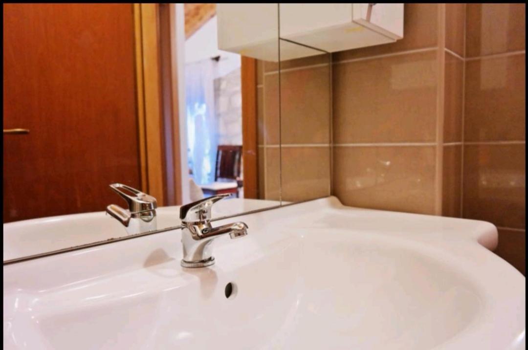 Apartment Beatrice. 10Mt To The Beach :) Rovinj Bagian luar foto