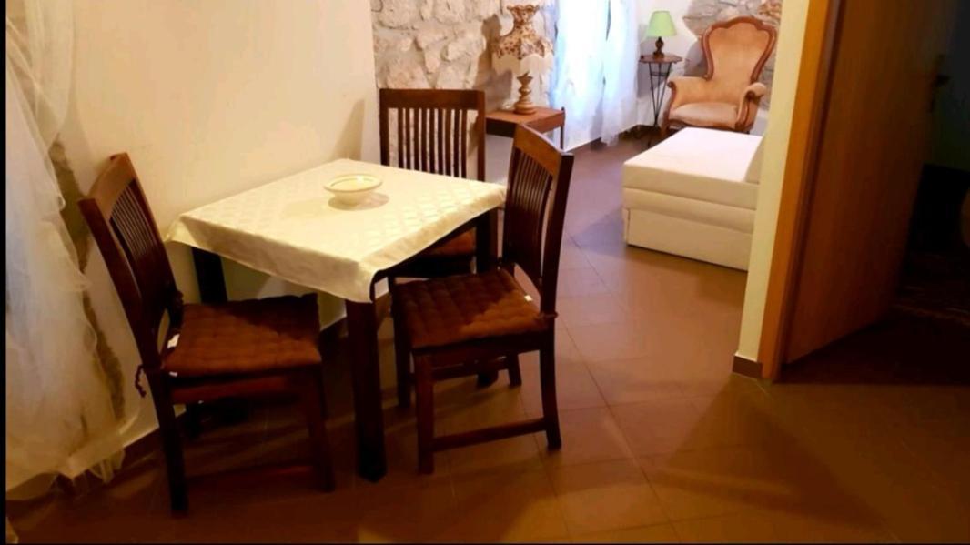 Apartment Beatrice. 10Mt To The Beach :) Rovinj Bagian luar foto