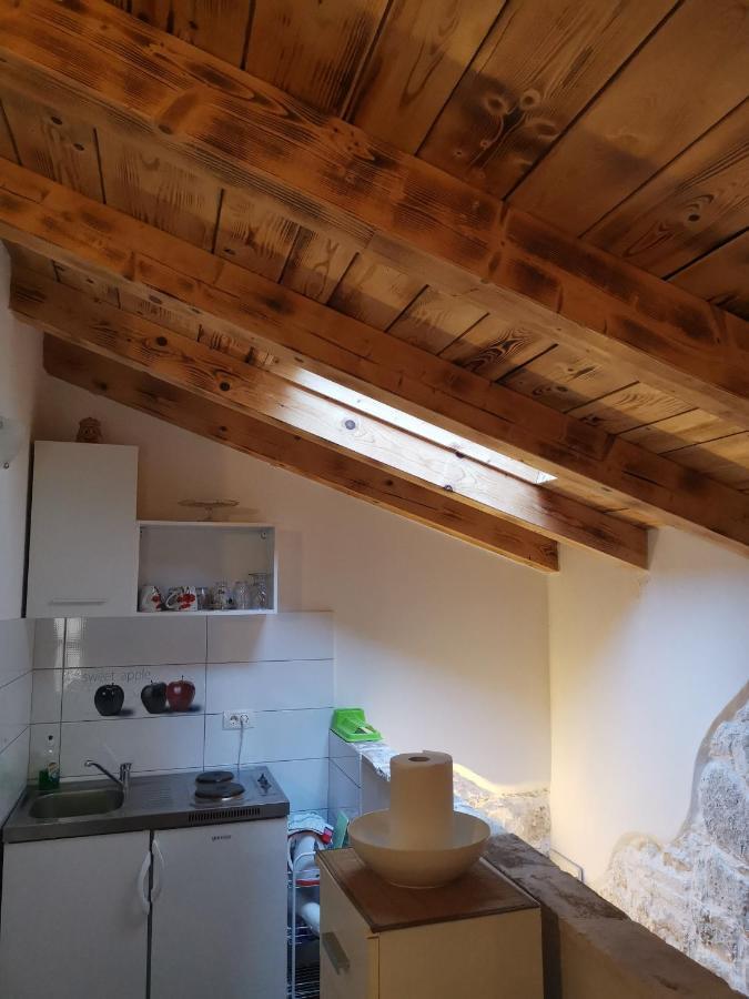 Apartment Beatrice. 10Mt To The Beach :) Rovinj Bagian luar foto